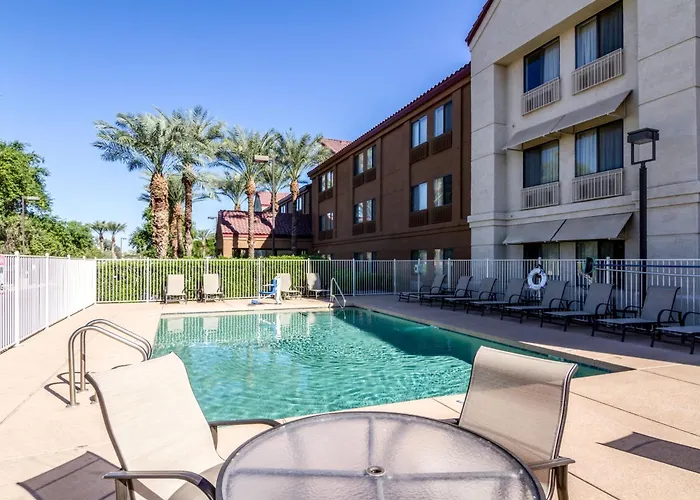 Hotel Red Roof Plus+ - Phoenix Airport