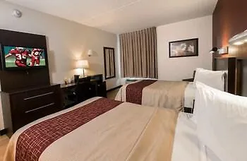 Red Roof Plus+ - Phoenix Airport Hotel 3*