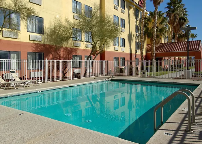 Red Roof Plus+ - Phoenix Airport Hotel 3*